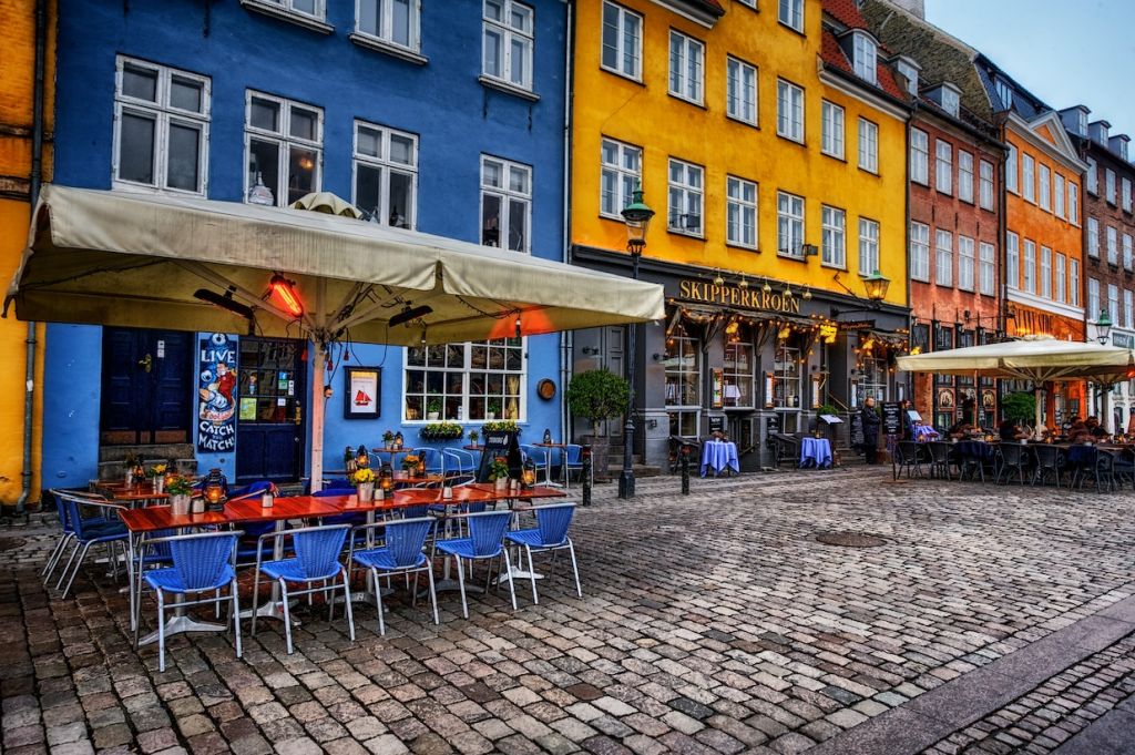 Copenhagen Nyhavn cafes